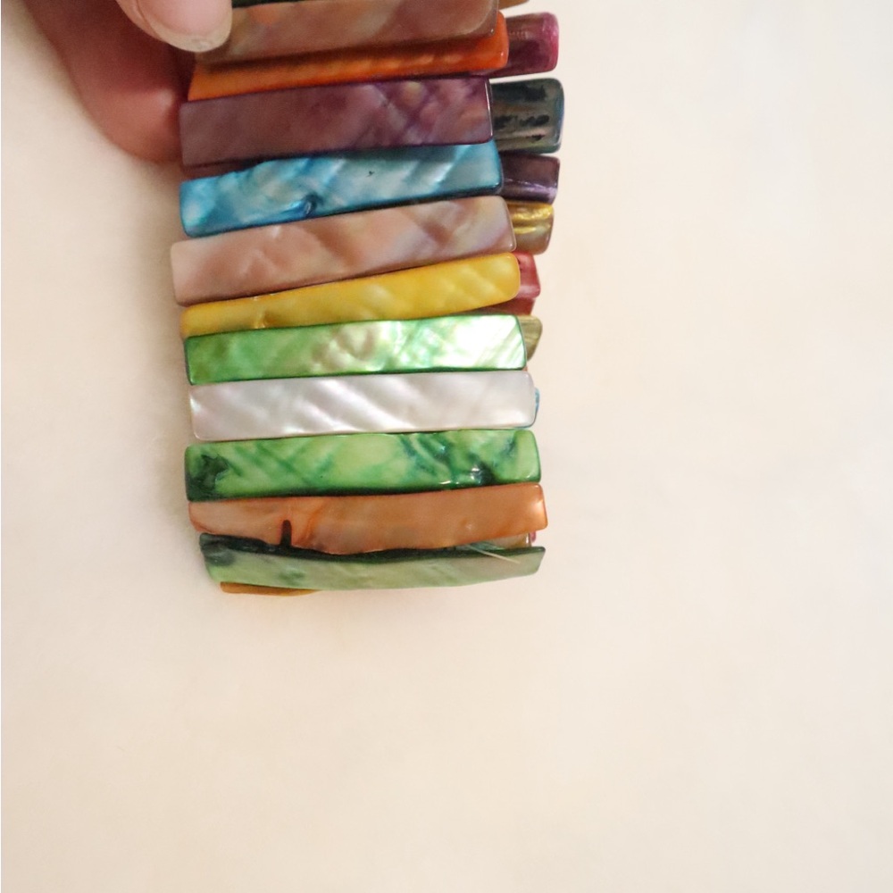 Colorful Shell Bracelet - Picture 2 of 3